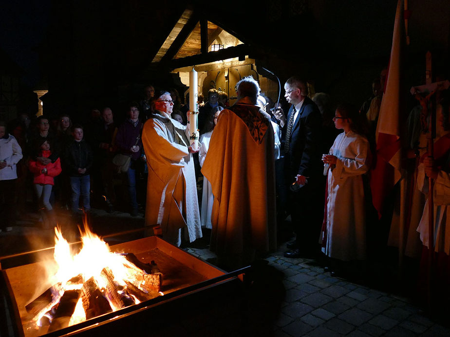 Lumen Christi - Auferstehungsmesse in St. Crescentius (Foto: Karl-Franz Thiede)